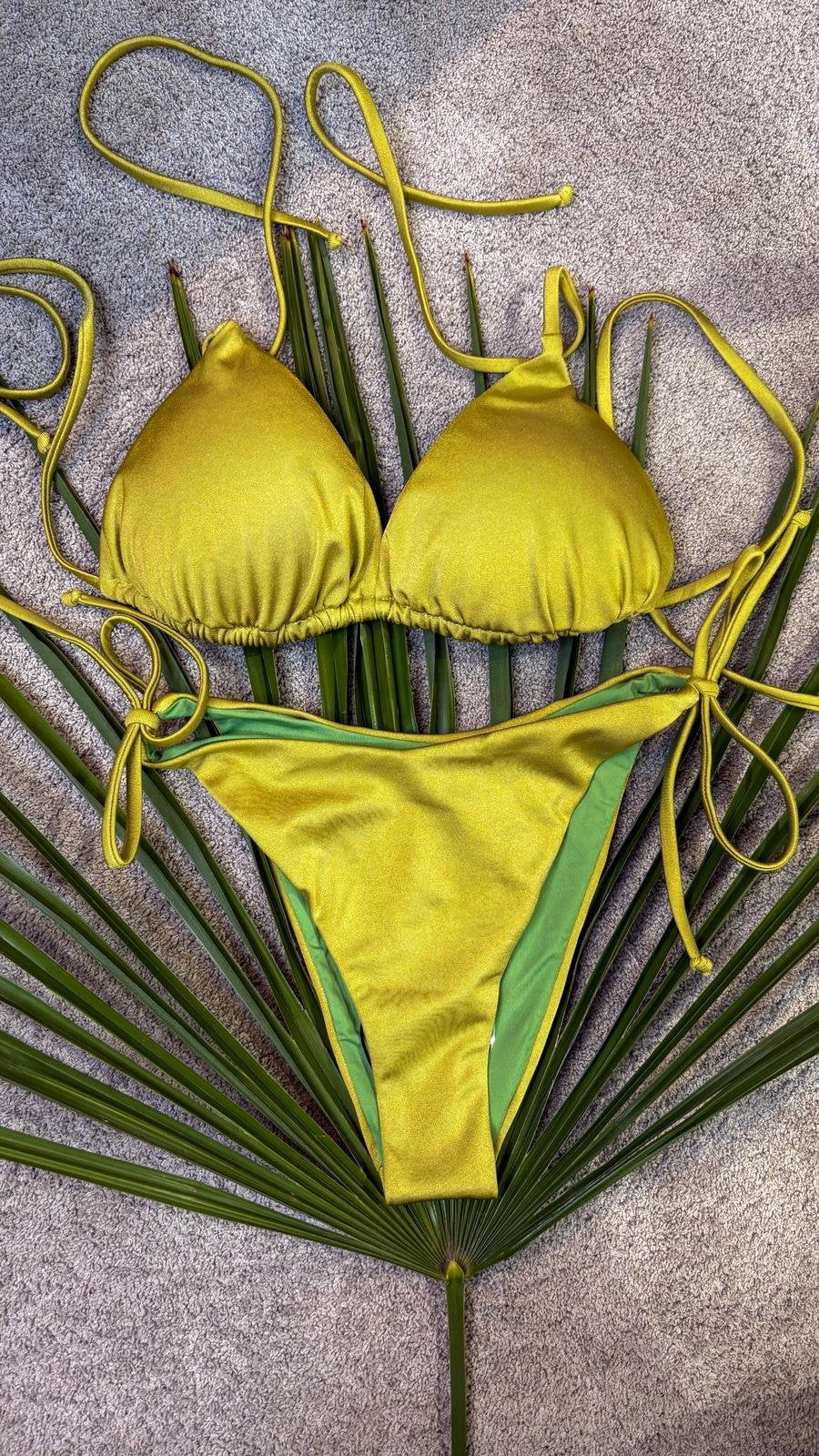 Bikini triangolo verde lime in lycra lucida