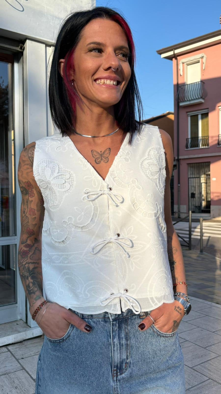 Gilet Ricamato Bianco con Fiocchi – Front Street