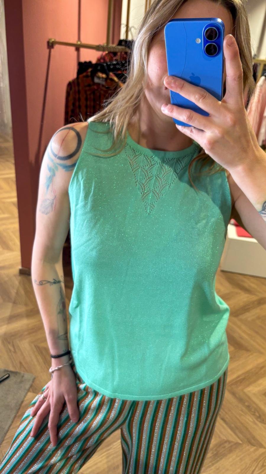 Top Turchese in Viscosa con Lurex e Scollo Traforato