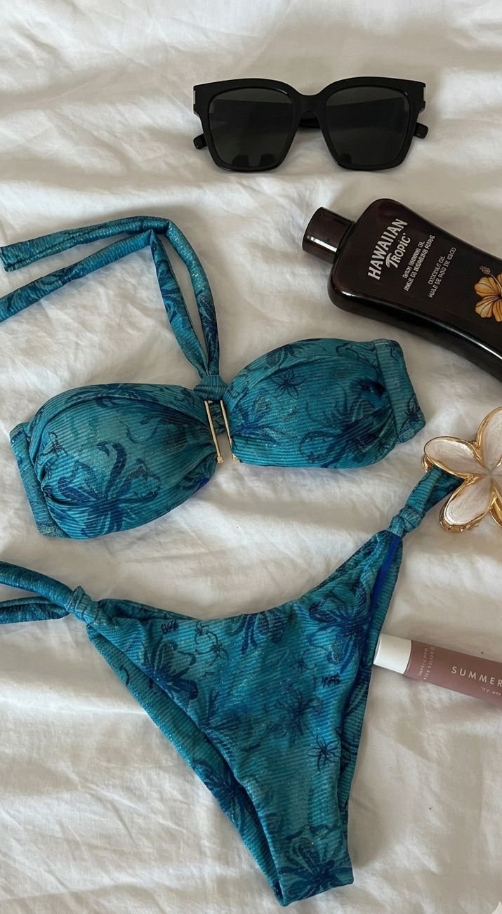 Bikini Matinée Lady – Fantasia Hibiscus Ceruleo | Costume da Bagno Lurex a Fascia