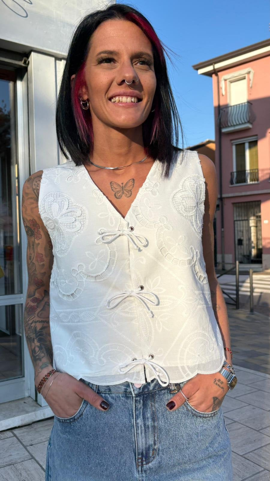 Gilet Ricamato Bianco con Fiocchi – Front Street