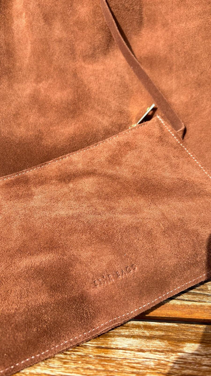 Borsa Hobo Morbida in Suede Chocolate con Pochette