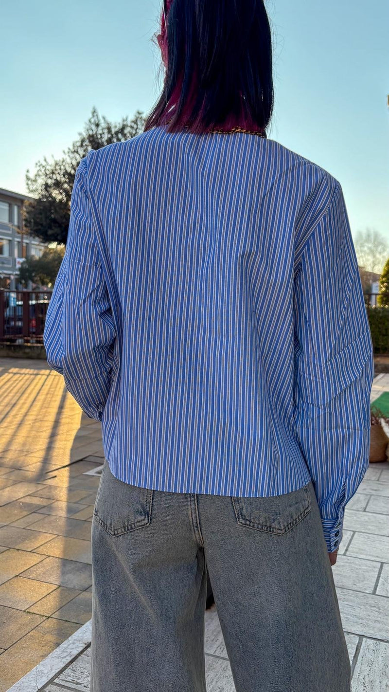 Camicia a righe azzurre