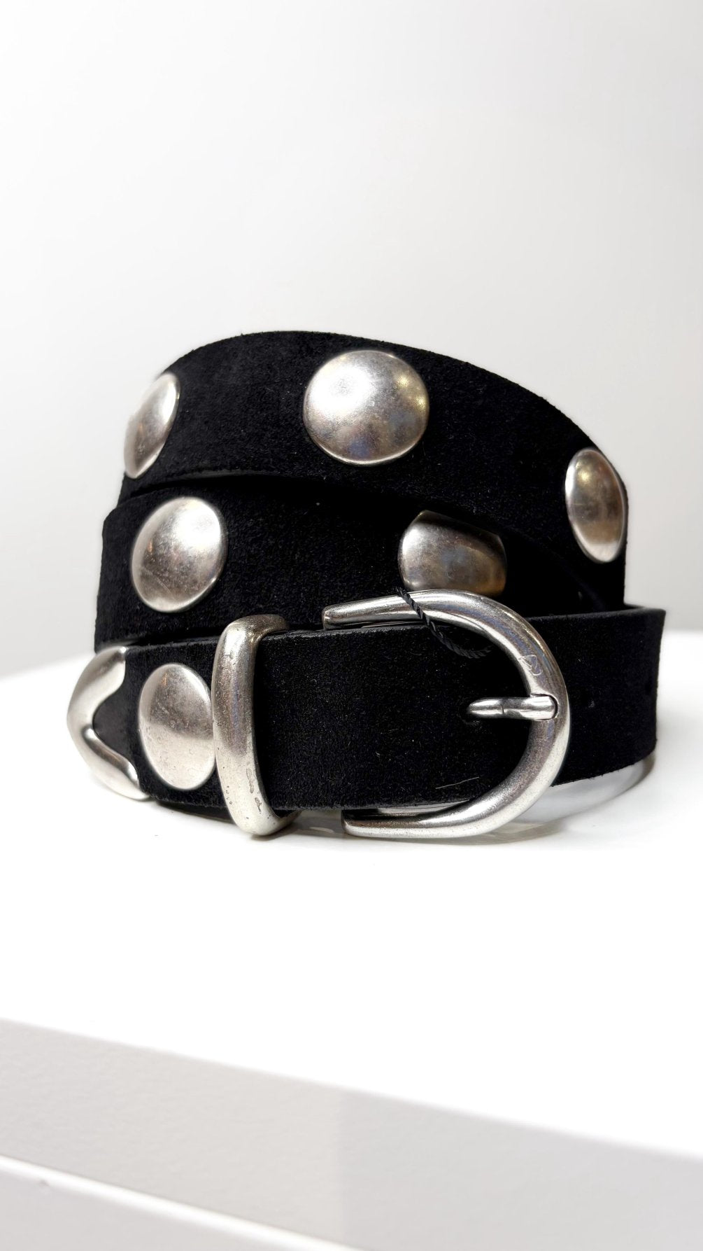 Cintura Artigianale in Suede Nero con Borchie Argento - Nero