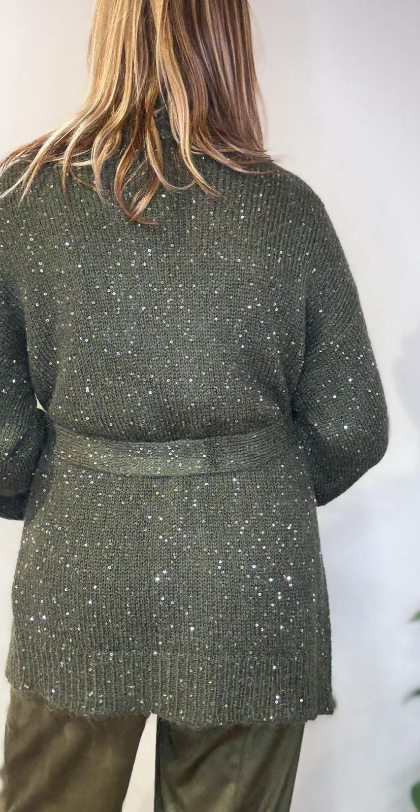 Cardigan verde bosco con micro paillette e cintura