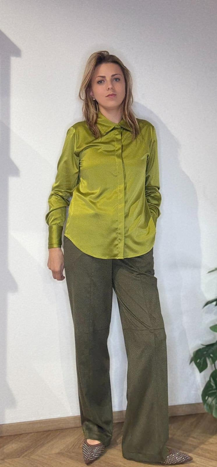 Camicia effetto seta verde vitaminico