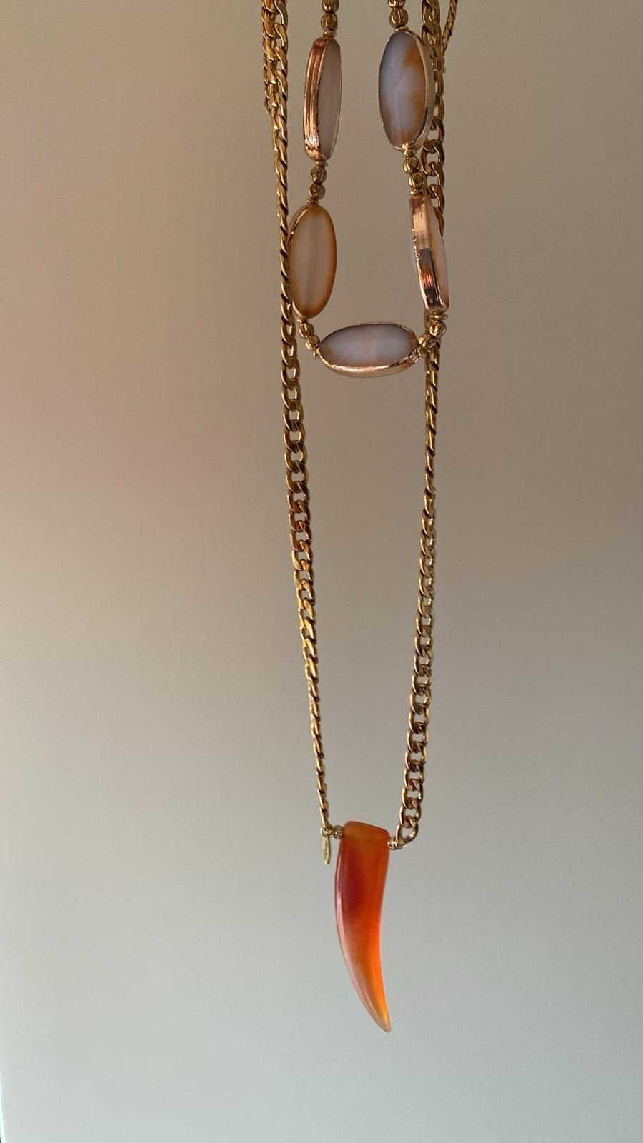 Collana Zanna in Corniola e catena dorata