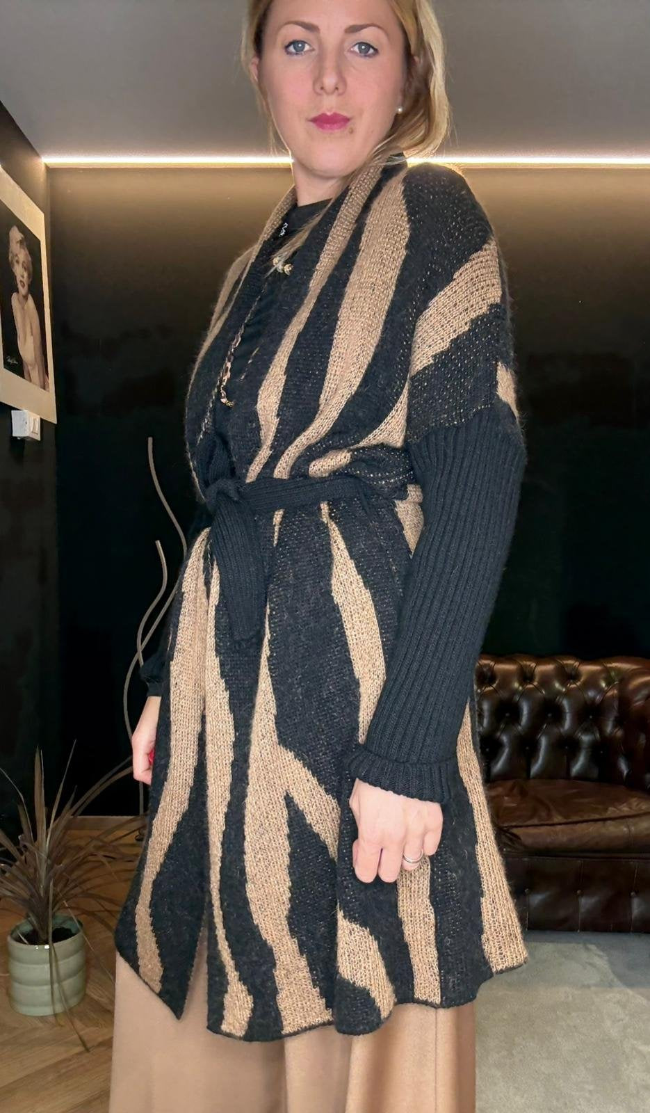 Cardigan lungo zebrato con cintura – Alpaca, Mohair e Lana