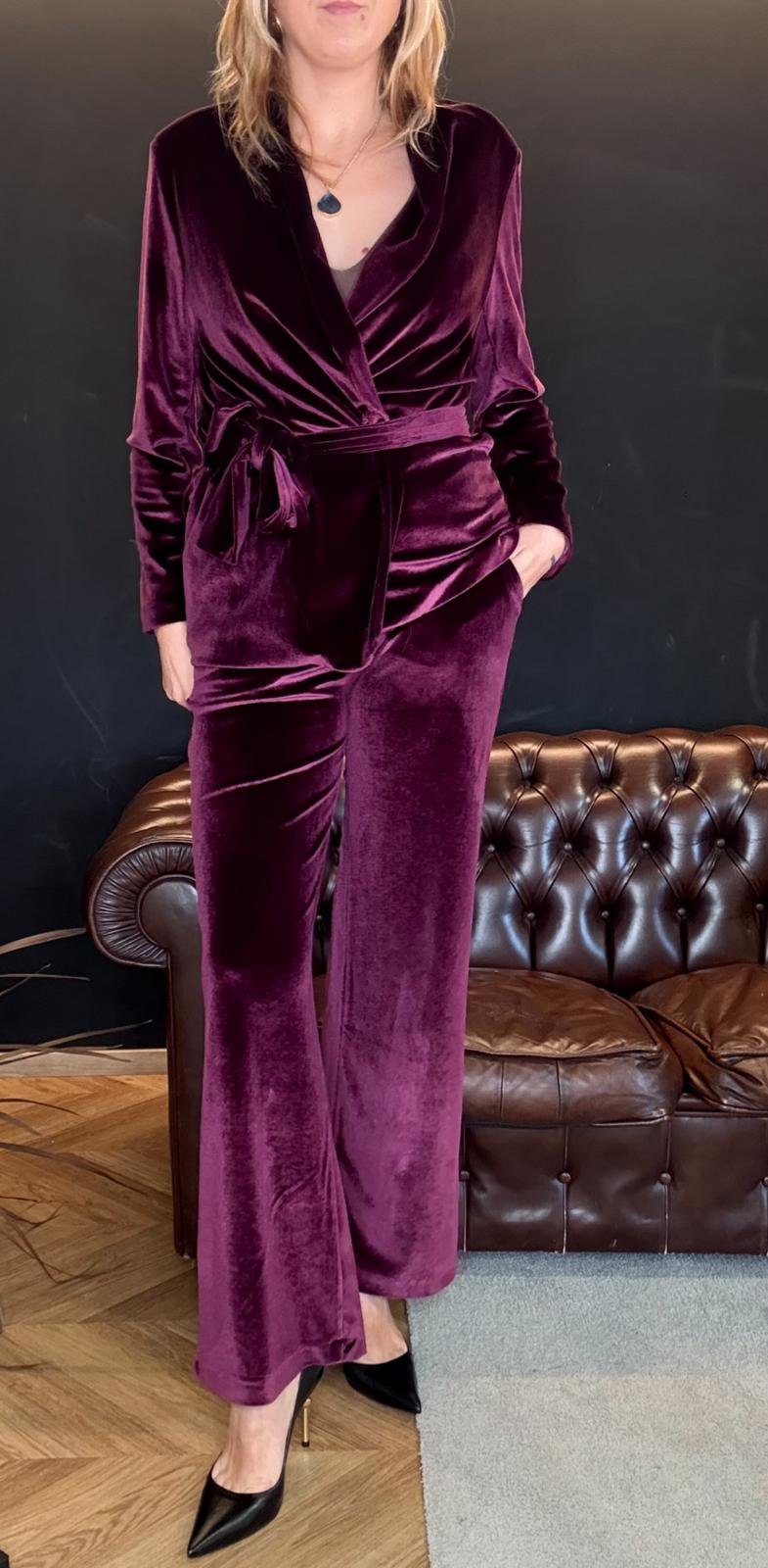 Pantalone in velluto porpora gamba dritta