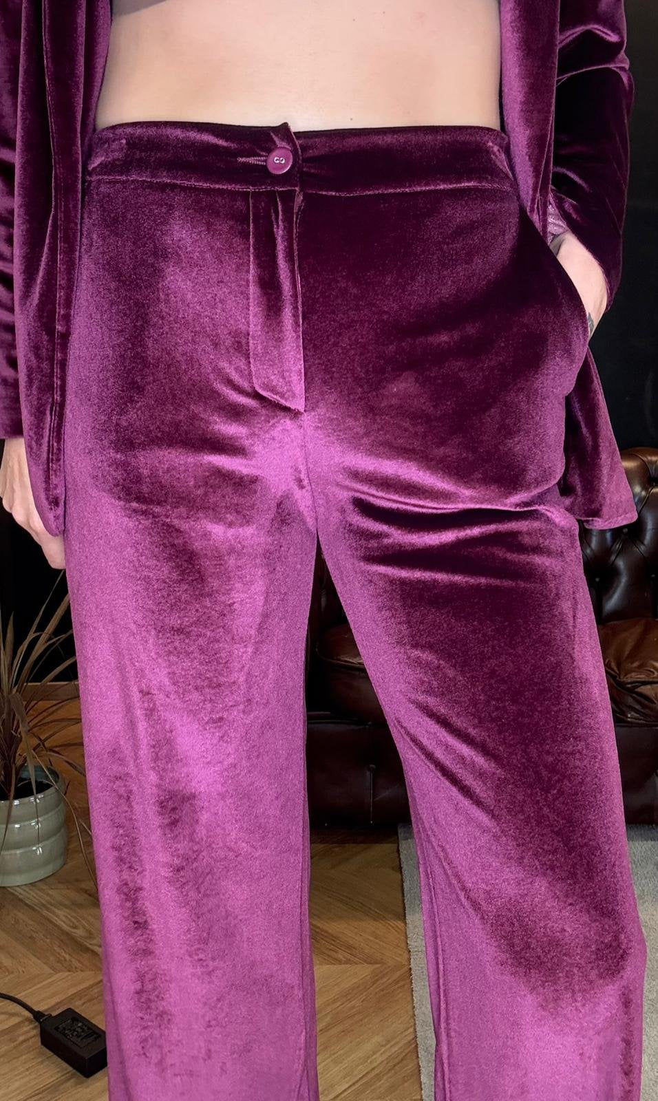 Pantalone in velluto porpora gamba dritta