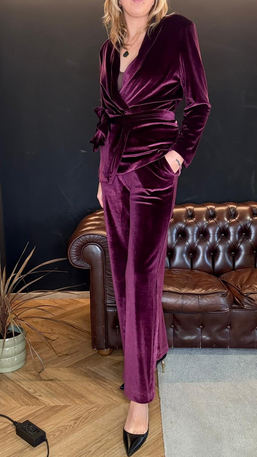 Pantalone in velluto porpora gamba dritta