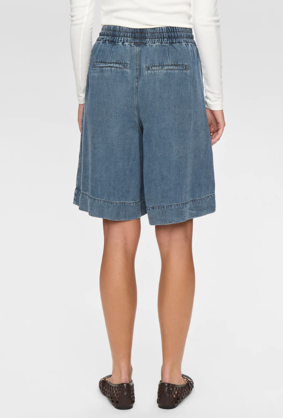 Shorts Nuelleda in denim leggero con elastico in vita