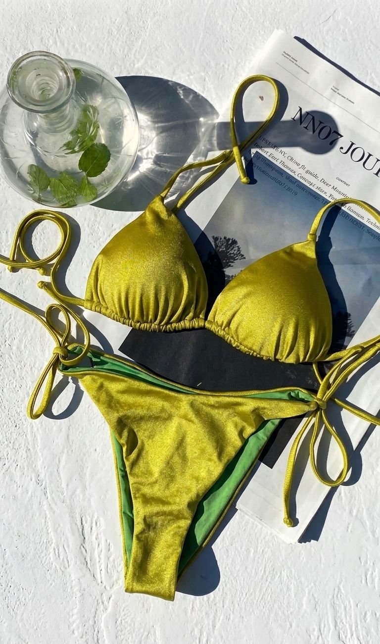 Bikini triangolo verde lime in lycra lucida