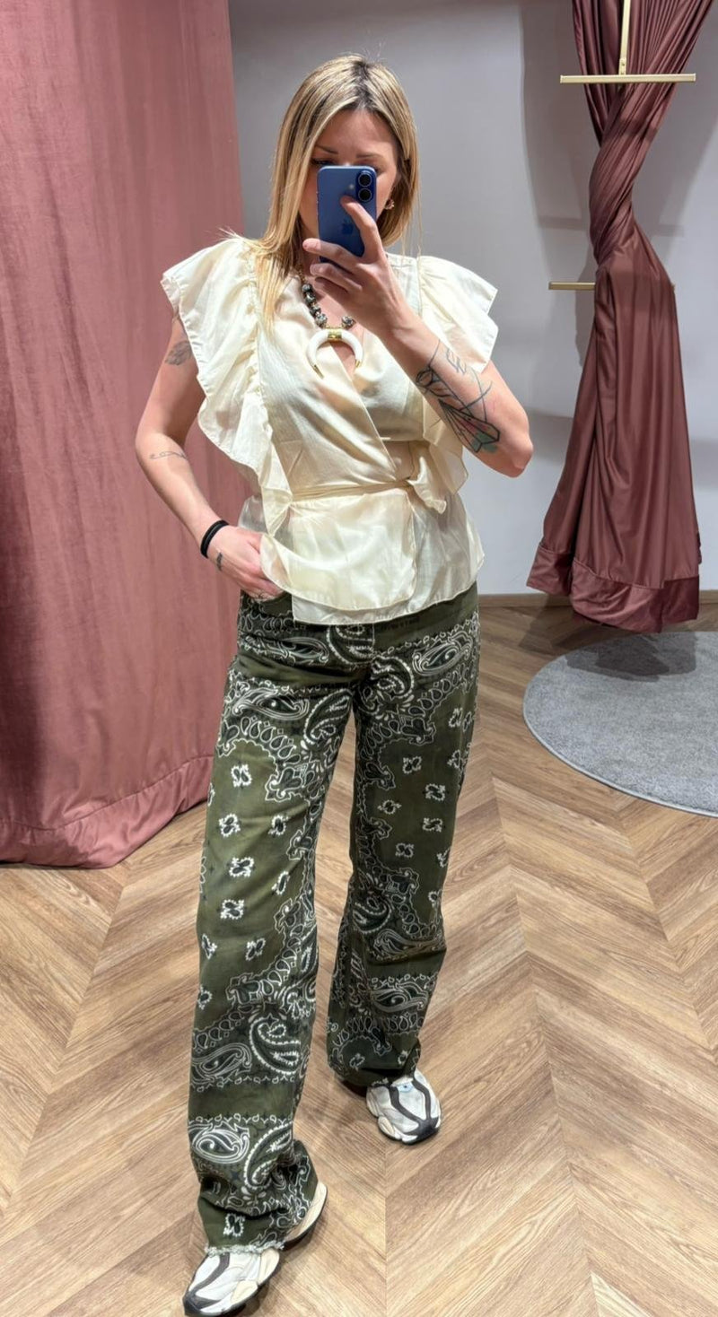Camicia Marilù color latte con ruches