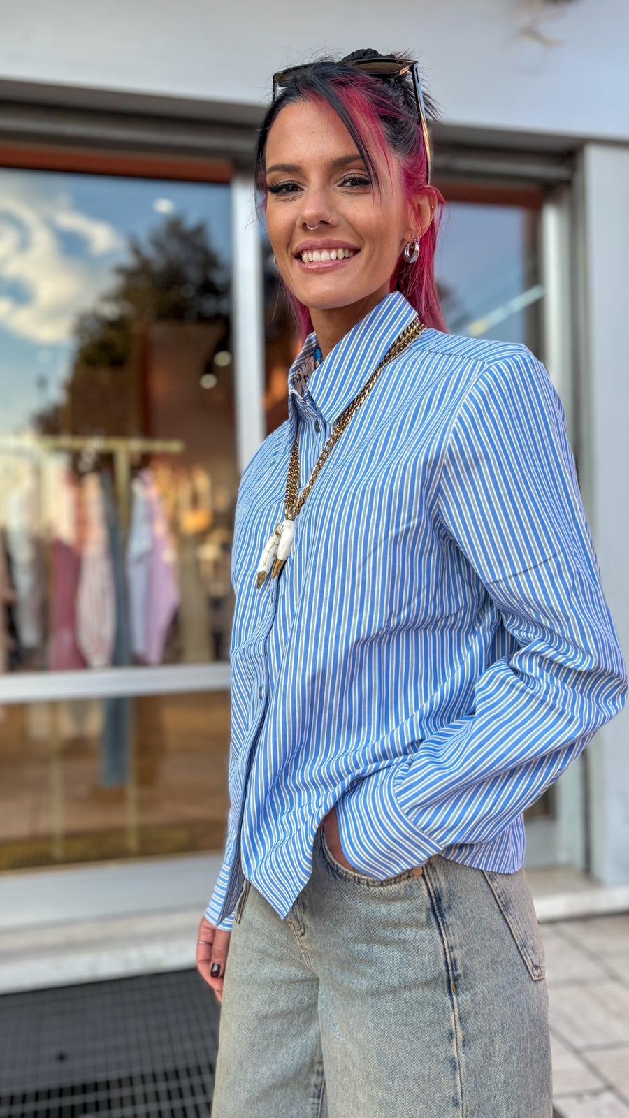 Camicia a righe azzurre