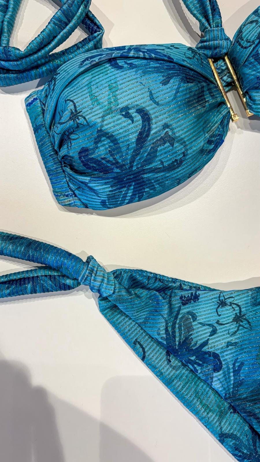 Bikini Matinée Lady – Fantasia Hibiscus Ceruleo | Costume da Bagno Lurex a Fascia